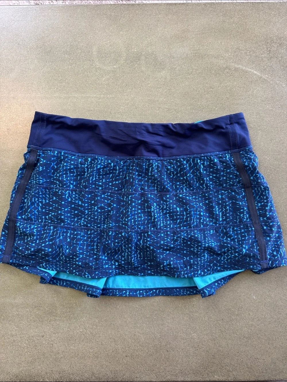 Lululemon pace rival skirt